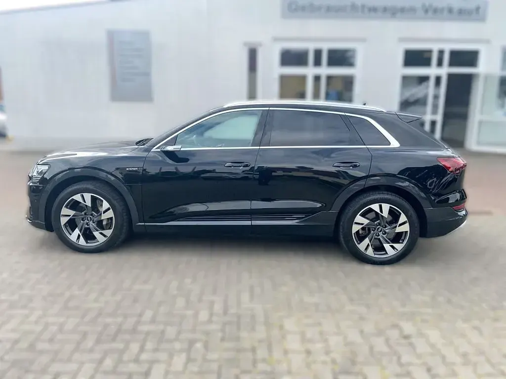 Gebraucht Audi e-tron Sport 300 kW (408 PS) 2023 Schwarz SUV