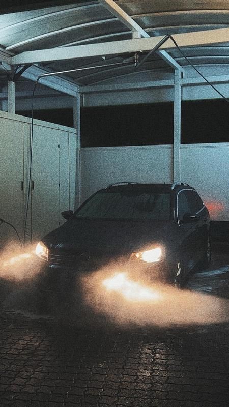 Blau Gebraucht 2010 VW Passat Kombi | 7.900 € - Bild 1/4