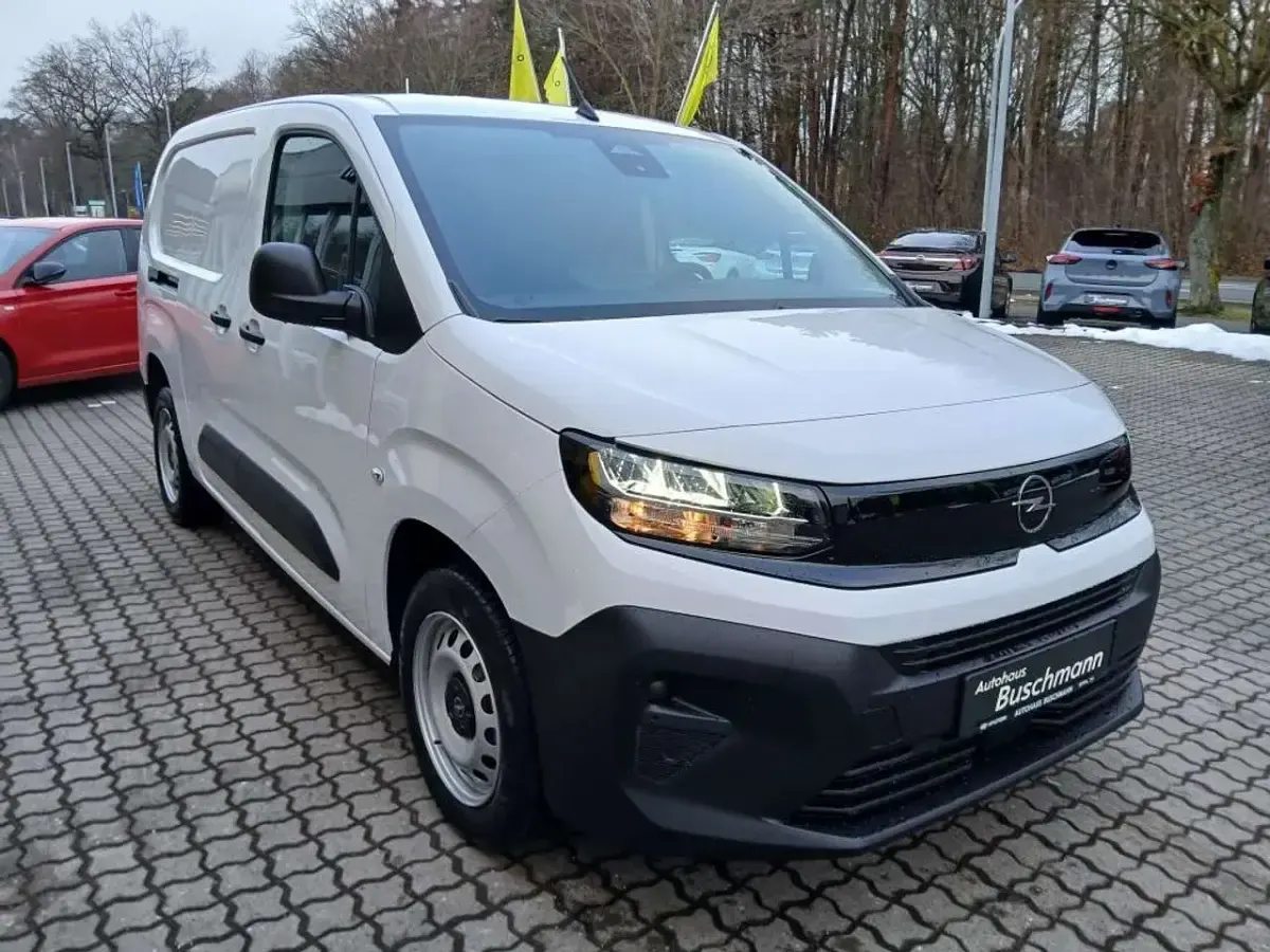 Gebraucht Opel Combo 102 PS (75 kW) 2026 Kaolin weiß Van / Kleinbus