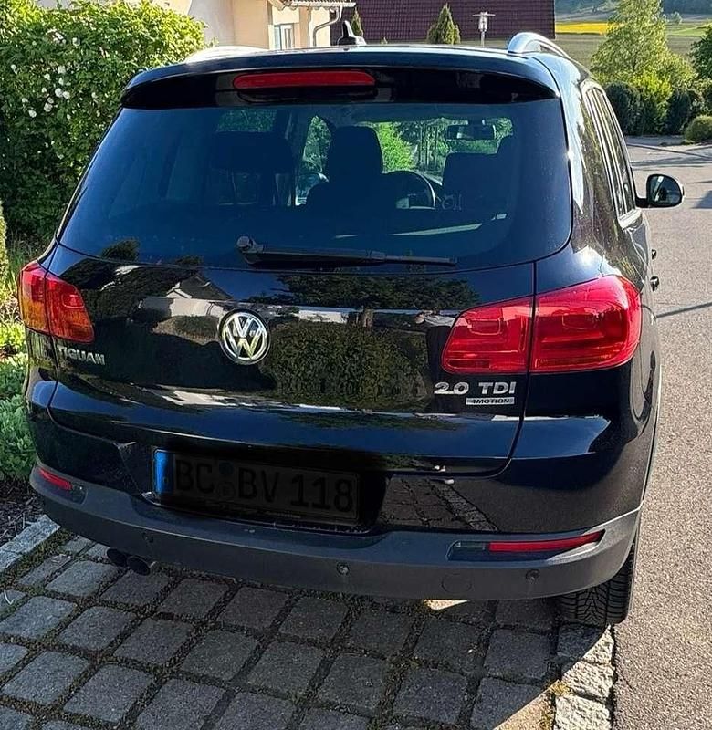 Schwarz Gebraucht 2013 VW Tiguan Sport SUV | 9.500 € (Etwas zu teuer) - Bild 1/4