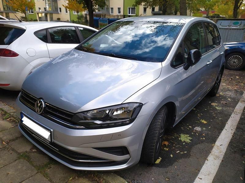 Silber Gebraucht 2020 VW Golf IQ Drive Van / Kleinbus | 17.499 € (Guter Preis) - Bild 1/4