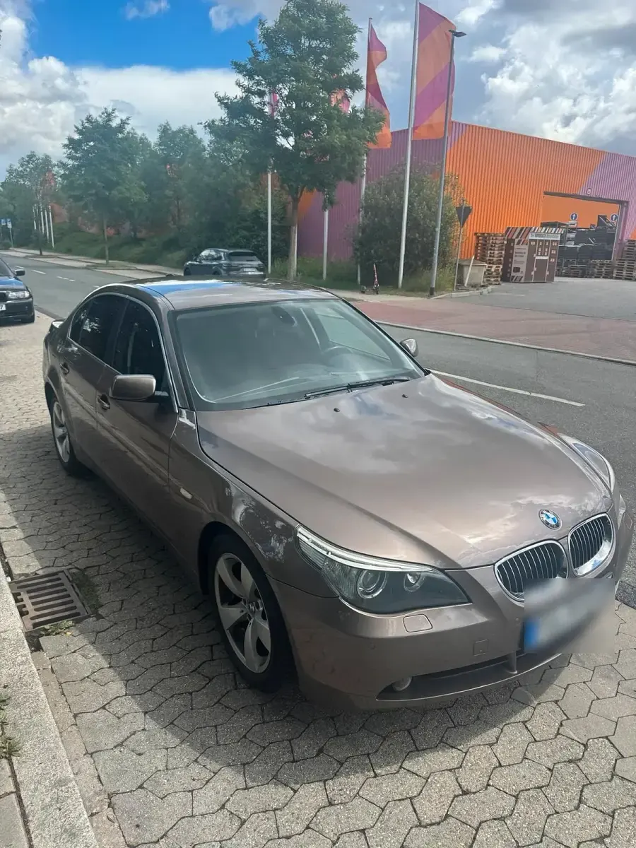 Gebraucht BMW 523 177 PS (130 kW) 2006 Braun Limousine