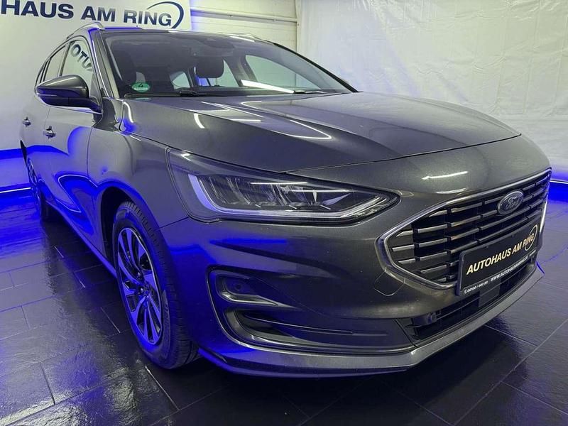 Gebraucht Ford Focus Titanium 120 PS (88 kW) 2022 Grau Kombi