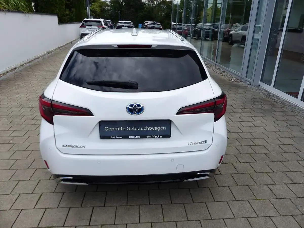 Gebraucht Toyota Corolla Team 196 PS (144 kW) 2024 Weiß Limousine