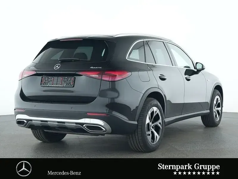 Gebraucht Mercedes GLC300e 313 PS (230 kW) 2025 Lack obsidianschwarz SUV