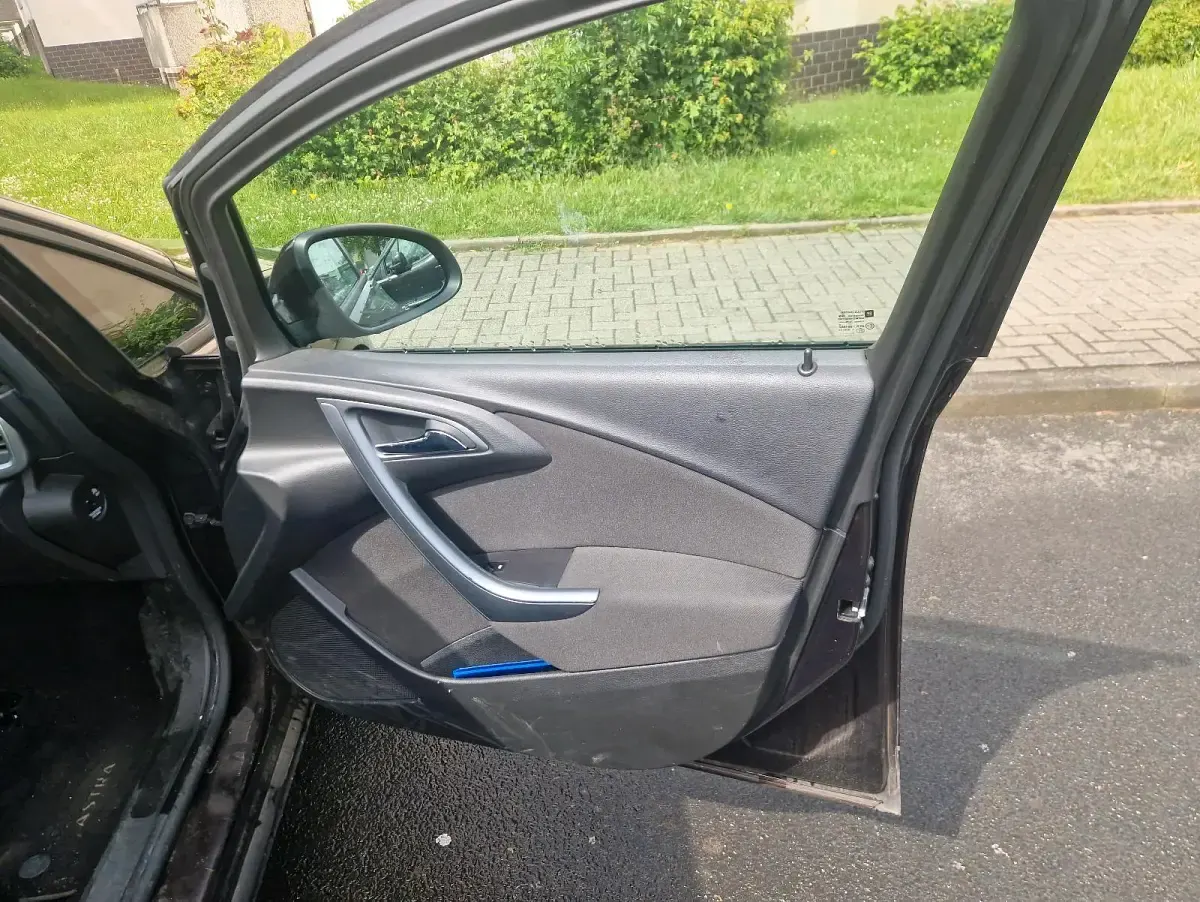 Gebraucht Opel Astra 136 PS (100 kW) 2012 Braun Kombi