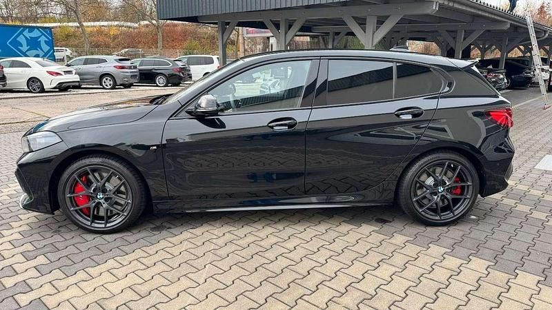 Gebraucht BMW 135 306 PS (225 kW) 2024 Saphirschwarz Kleinwagen