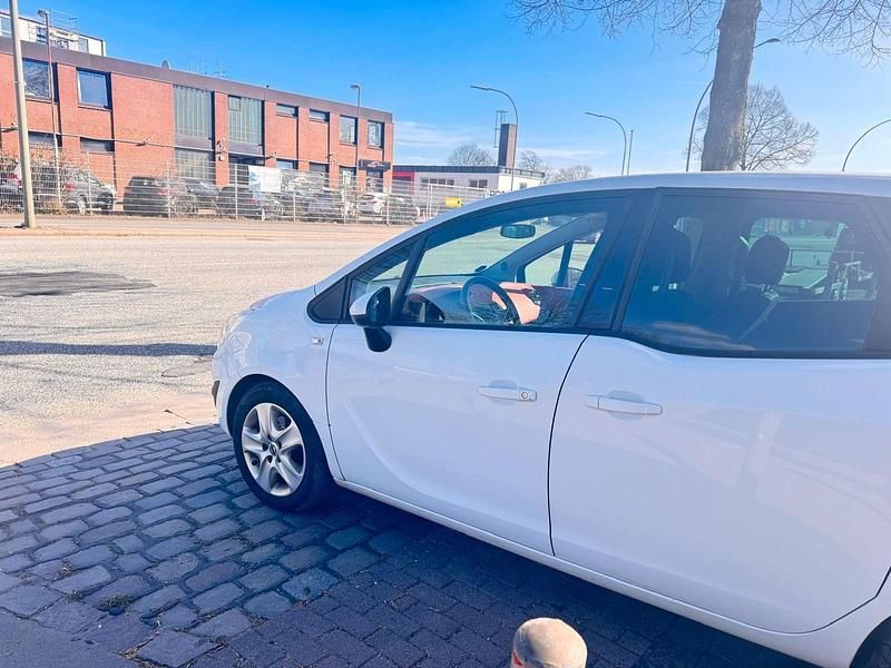 Gebraucht Opel Meriva Design Edition 120 PS (88 kW) 2011 Weiß Van / Kleinbus