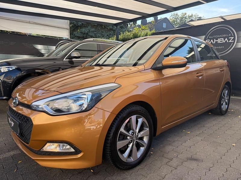Orange Gebraucht 2016 Hyundai i20 YES! Limousine | 7.900 € (Fairer Preis) - Bild 1/4