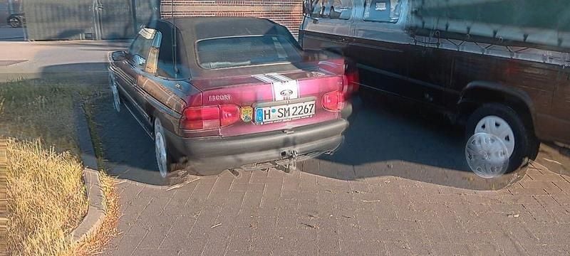 Gebraucht Ford Escort Cabriolet 90 PS (66 kW) 1996 Rot Cabrio