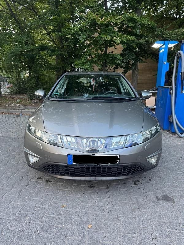 Grau Gebraucht 2008 Honda Civic Sport Limousine | 4.200 € (Fairer Preis) - Bild 1/4