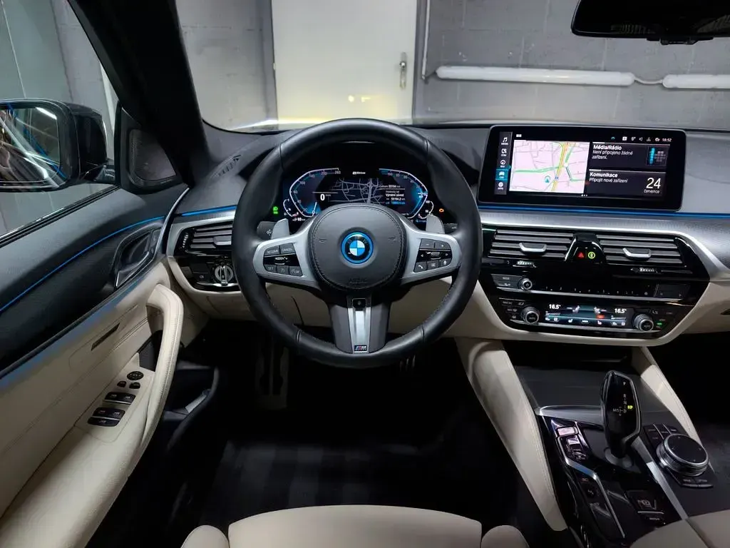 Gebraucht BMW 545e M Sport 286 PS (210 kW) 2022 Schwarz Limousine
