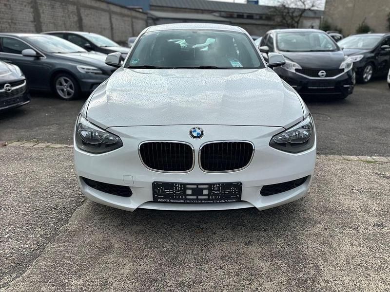 Weiß Gebraucht 2012 BMW 116 Kleinwagen | 6.990 € (Fairer Preis) - Bild 1/4