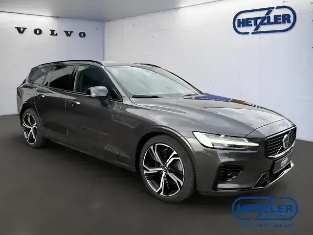 Gebraucht Volvo V60 Plus 398 PS (292 kW) 2023 Platinum grey / metallic Kombi