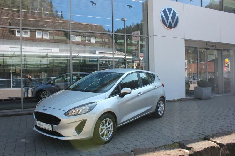 Polarsilber metallic Gebraucht 2021 Ford Fiesta Cool & Connect Kleinwagen | 16.490 € (Fairer Preis) - Bild 1/4