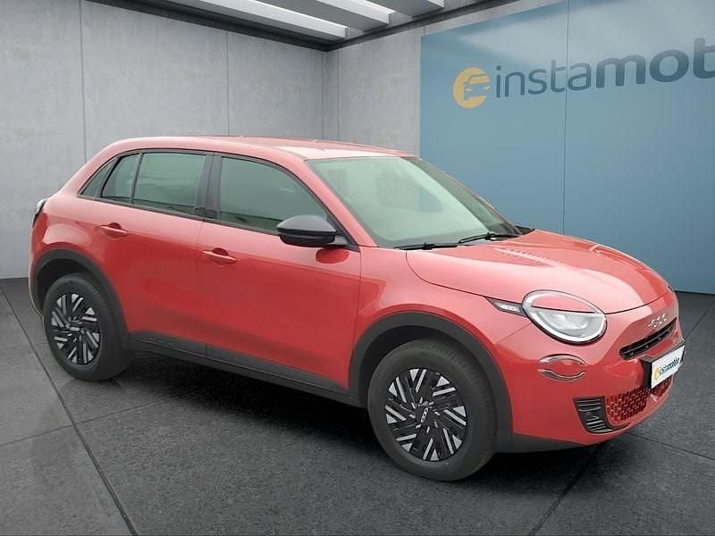 Gebraucht Fiat 600 101 PS (74 kW) 2025 Rot Kleinwagen