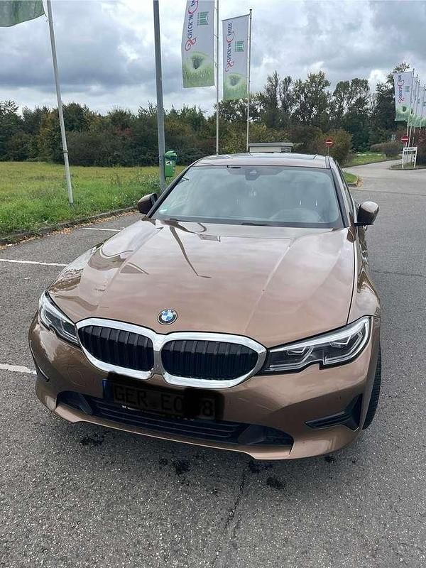 Bronze Gebraucht 2019 BMW 320 Limousine | 26.700 € (Etwas zu teuer) - Bild 1/4