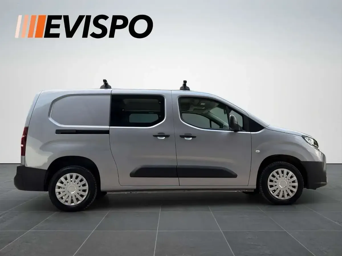 Gebraucht Toyota Proace 131 PS (96 kW) 2024 Grey pearl/gris artense Van / Kleinbus