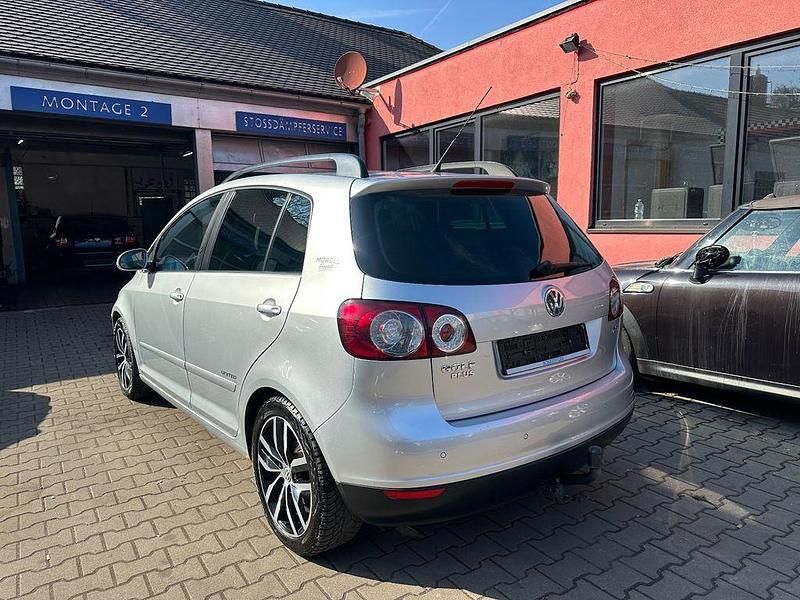 Gebraucht VW Golf Plus Cross 122 PS (89 kW) 2008 Silber Van / Kleinbus