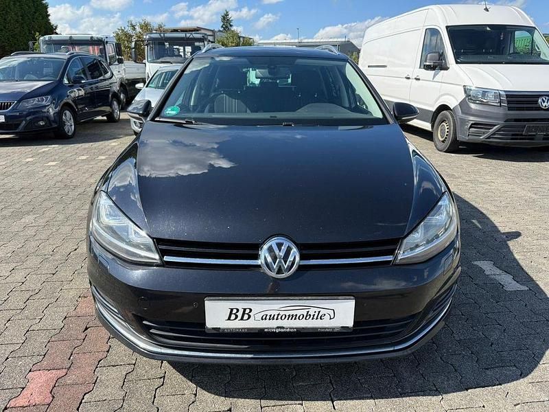 Schwarz Gebraucht 2025 VW Golf VIII LOUNGE Kombi | 8.490 € - Bild 1/4