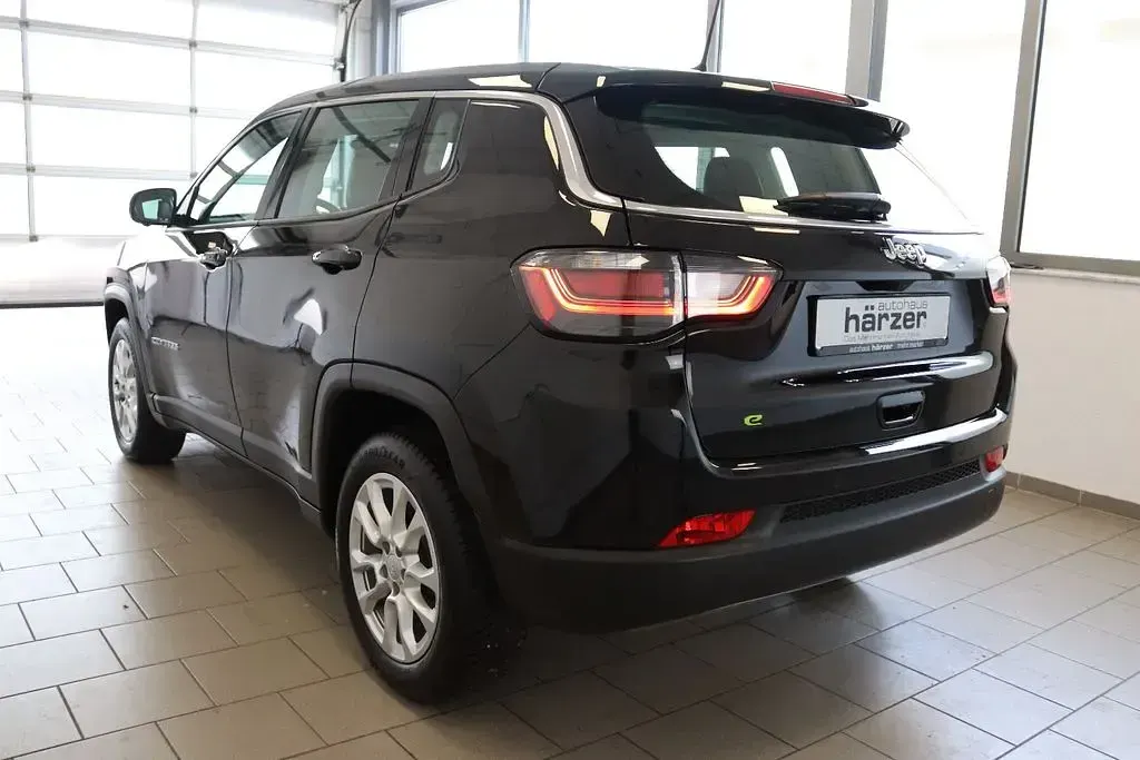Gebraucht Jeep Compass Altitude 131 PS (96 kW) 2024 Schwarz SUV
