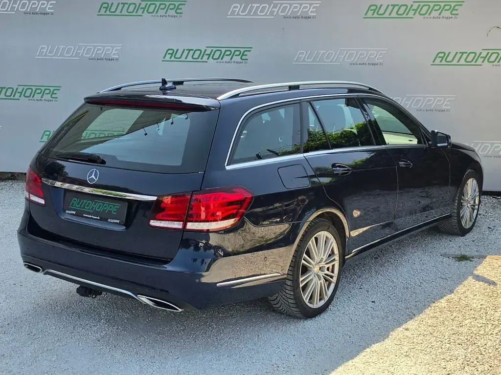 Gebraucht Mercedes E200 136 PS (100 kW) 2015 Blau Kombi