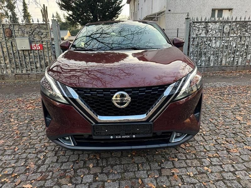Rot Gebraucht 2022 Nissan Qashqai Acenta SUV | 15.999 € (Superpreis) - Bild 1/4