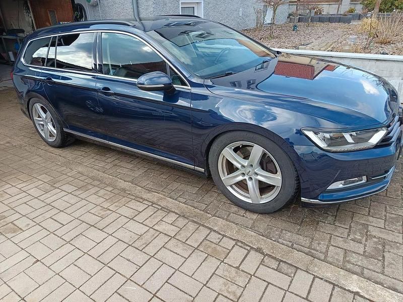 Gebraucht VW Passat Highline 239 PS (175 kW) 2015 Blau Kombi