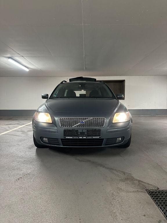 Second-hand Volvo V50 105 CP (77 kW) 2004 Gri Break
