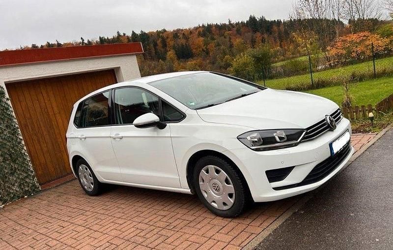 Weiß Gebraucht 2014 VW Golf Sportsvan Comfortline Van / Kleinbus | 11.300 € (Fairer Preis) - Bild 1/4