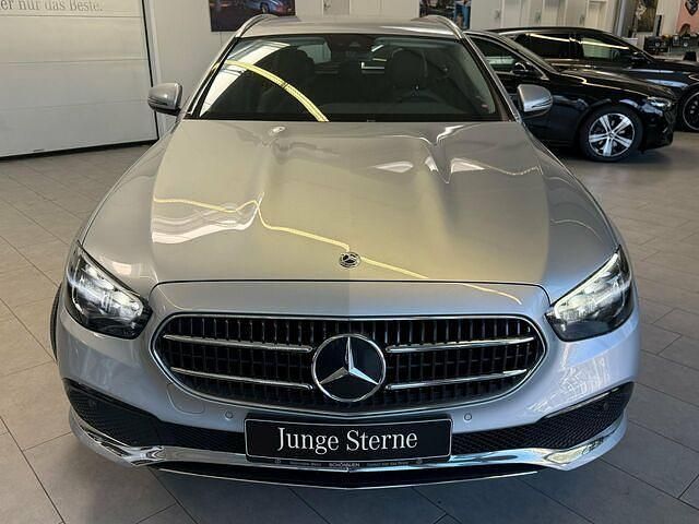 Gebraucht Mercedes E220 Avantgarde 194 PS (142 kW) 2021 Silber Kombi