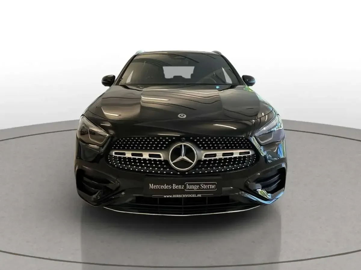 Gebraucht Mercedes GLA200 AMG line 163 PS (119 kW) 2025 Unilack nachtschwarz SUV