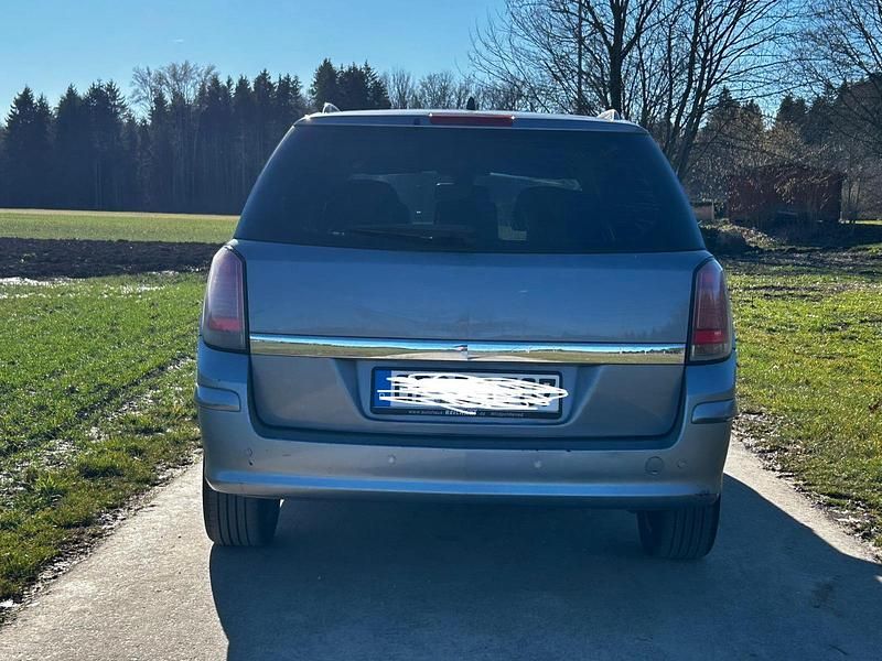 Gebraucht Opel Astra 105 PS (77 kW) 2005 Limousine