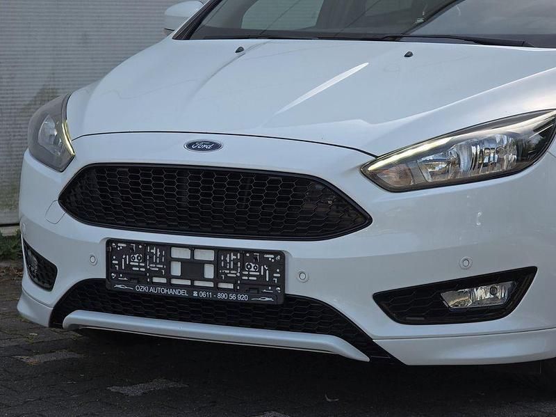 Gebraucht Ford Focus ST-Line 182 PS (133 kW) 2018 Weiß Limousine