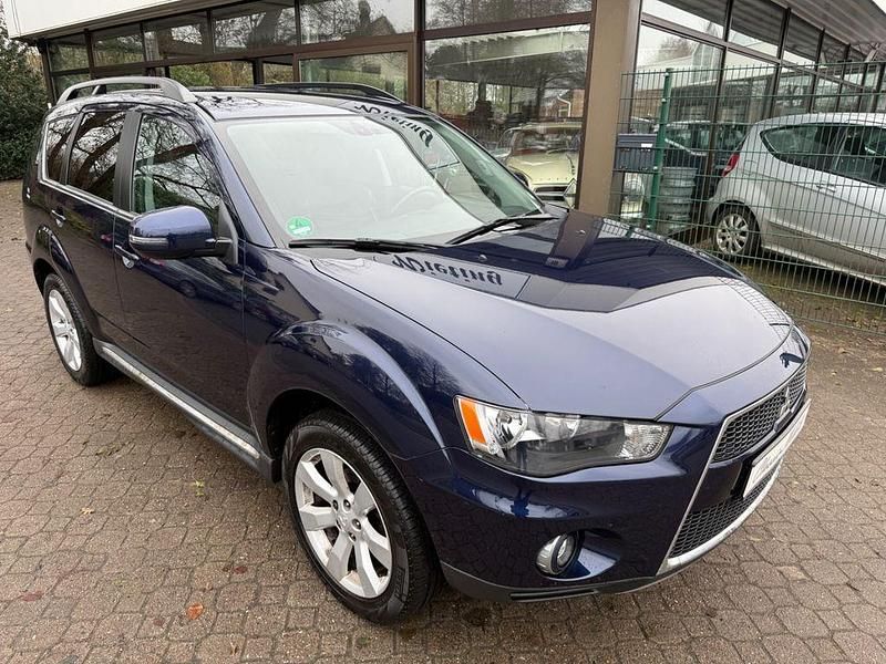 Blau Gebraucht 2011 Mitsubishi Outlander Edition SUV | 8.900 € (Fairer Preis) - Bild 1/4