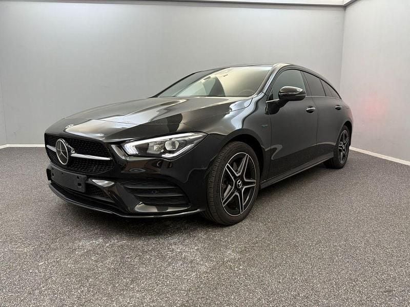 Schwarz Gebraucht 2021 Mercedes CLA250e Shooting Brake AMG Kombi | 24.799 € (Fairer Preis) - Bild 1/4