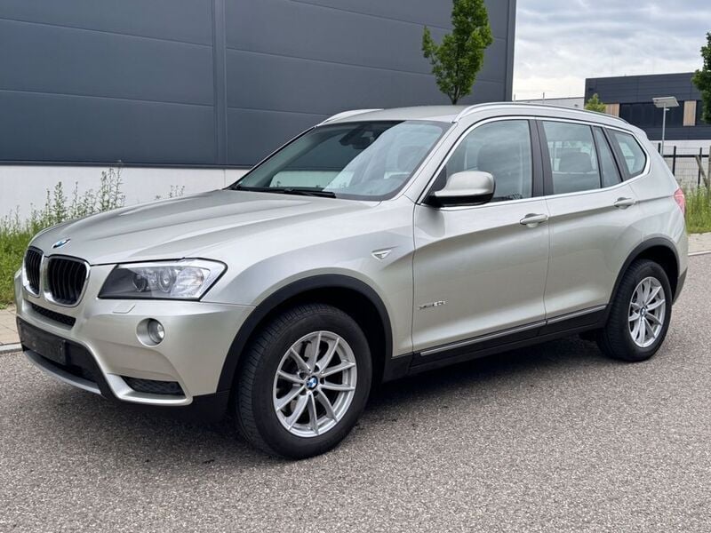 Silber Gebraucht 2011 BMW X3 Sport Line SUV | 11.900 € (Guter Preis) - Bild 1/4