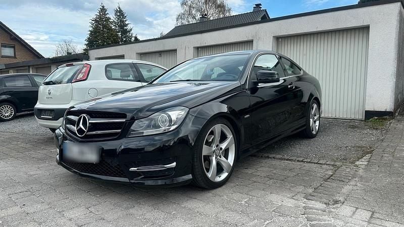 Gebraucht Mercedes C220 170 PS (125 kW) 2015 Schwarz Coupé