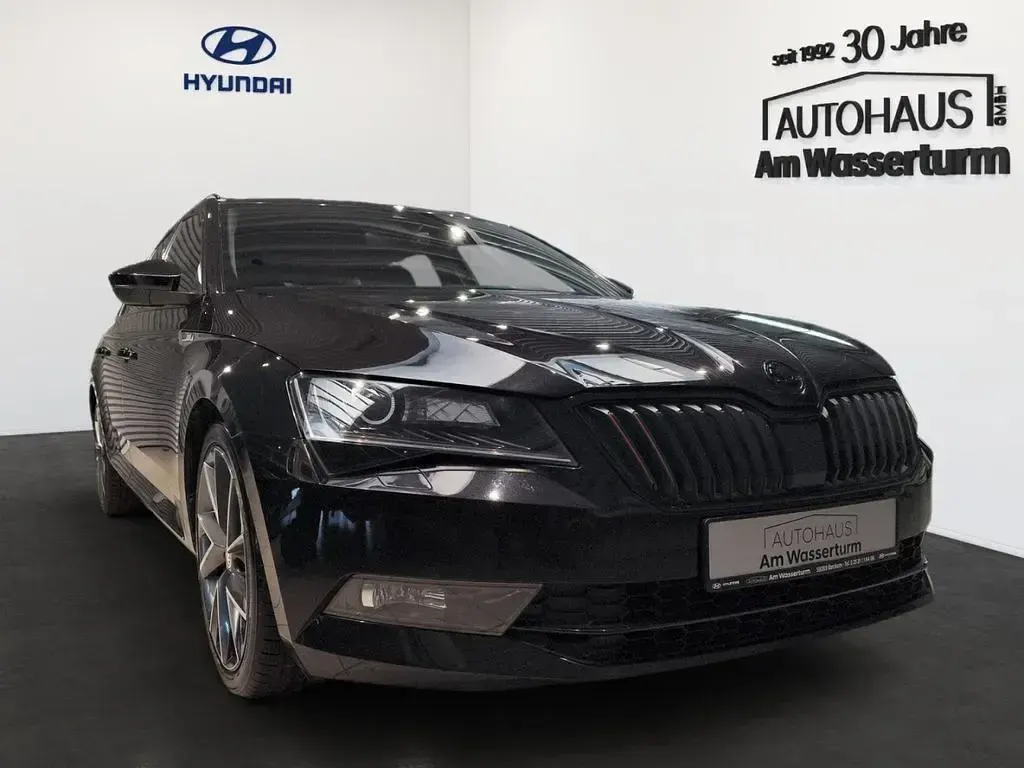 Gebraucht Skoda Superb SportLine 190 PS (139 kW) 2019 Schwarzmagic perleffekt Kombi