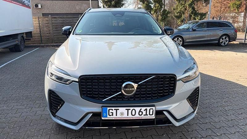Gebraucht Volvo XC60 Plus 197 PS (144 kW) 2024 Grau SUV