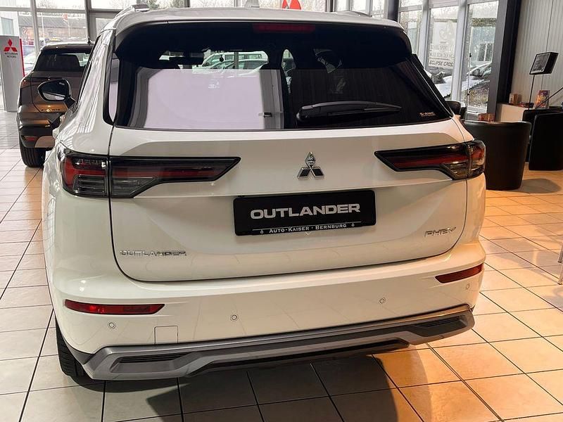 Gebraucht Mitsubishi Outlander P-HEV Edition 306 PS (225 kW) 2025 Weiß SUV