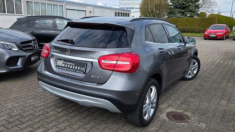 Gebraucht Mercedes GLA220 Style 170 PS (125 kW) 2015 Grau SUV