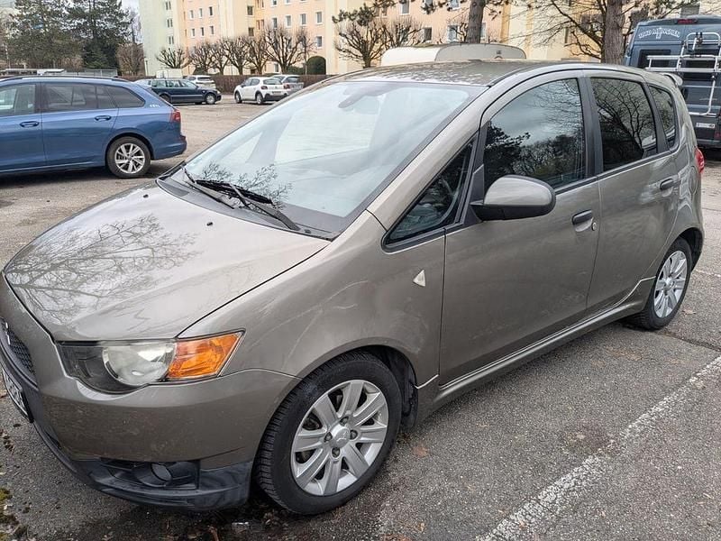 Gebraucht Mitsubishi Colt Inform 95 PS (69 kW) 2010 Kleinwagen