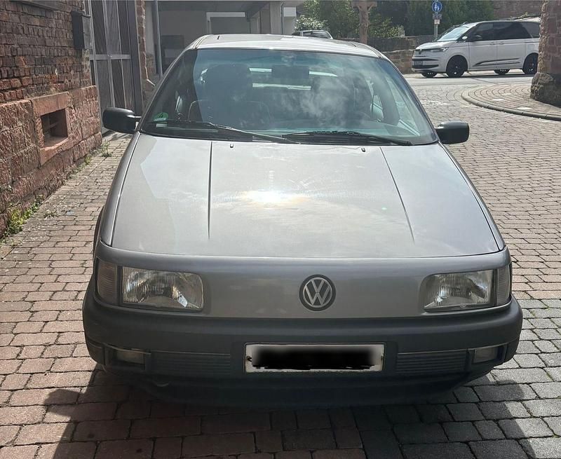 Grau Gebraucht 1991 VW Passat GT Coupé | 6.999 € - Bild 1/4
