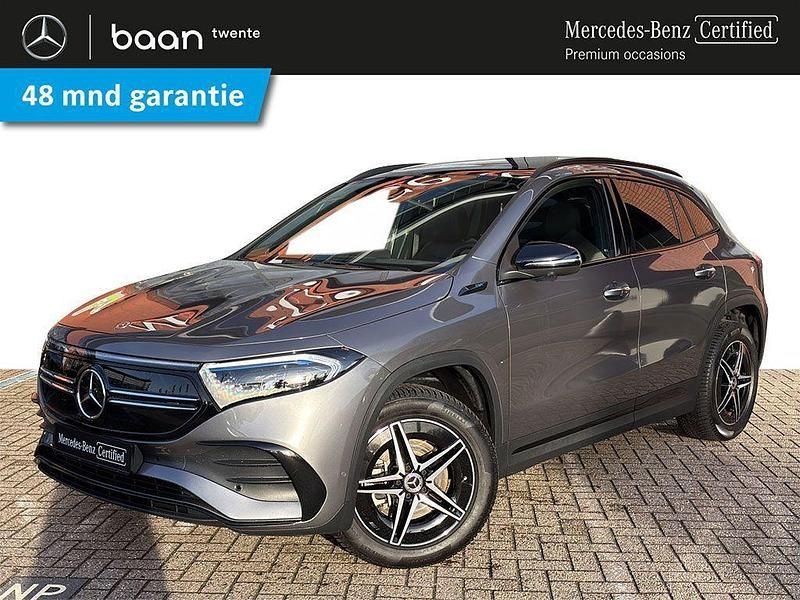 Grau Gebraucht 2021 Mercedes EQA250 AMG line SUV | 24.850 € - Bild 1/4