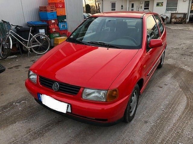 Rot Gebraucht 1998 VW Polo Basis Limousine | 1.900 € (Fairer Preis) - Bild 1/4