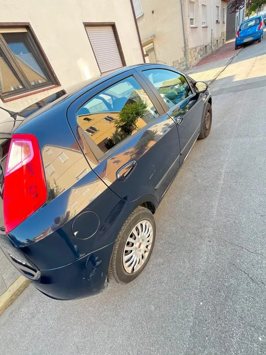 Gebraucht Fiat Punto 77 PS (56 kW) 2009 Blau Kleinwagen