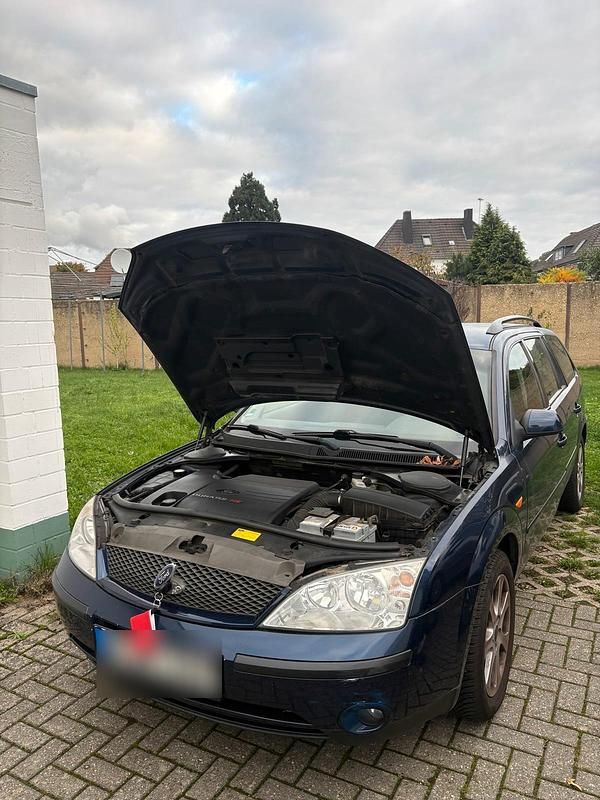 Blau Gebraucht 2003 Ford Mondeo Kombi | 1.280 € - Bild 1/4