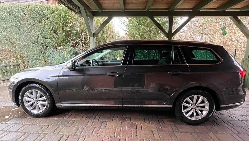 Gebraucht VW Passat Highline 179 PS (131 kW) 2018 Grau Kombi