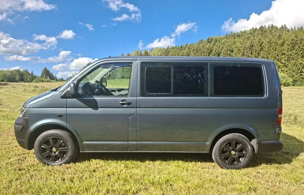 Gebraucht VW Caravelle 131 PS (96 kW) 2004 Grau Van